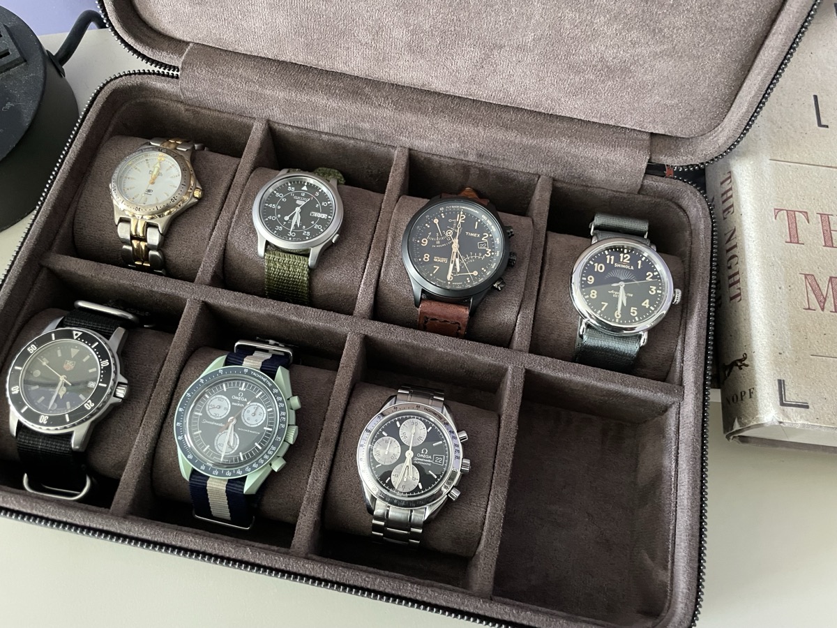 The watch collection today with room to grow. The Fossil sits top left.
